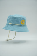 Bob Natif del sol bleu avec son lacet de réglage jaune, broderie de soleil pour homme et femme