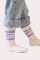 Chaussettes Natif classique pour les enfants, couleur blanc et violet en coton, pour avoir le style Natif jusqu'aux pieds.