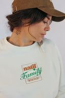 Sweat family de la marque Natif avec ses écritures sur les parents, frères et soeurs pour un style original