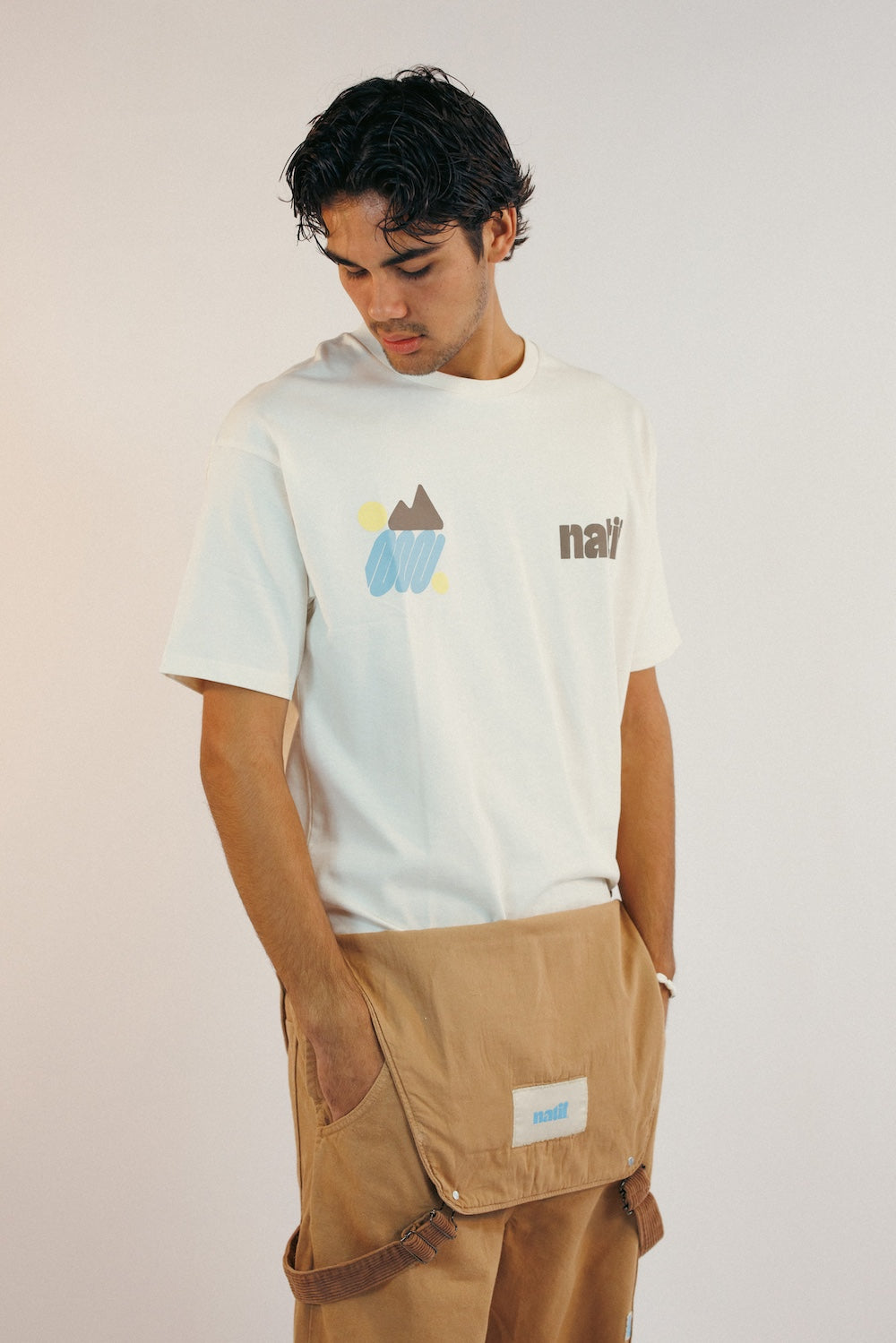 T-shirt The Mountain 'La Montagne' Taille L - Motif Cerf Paysage Jaune - Neuf Sans étiquette