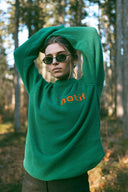 Pull Over vu de dos, détail de l'encolure et de la coupe ajustée