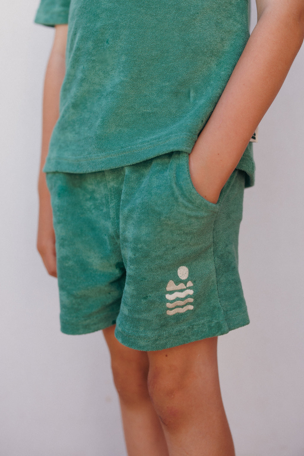 Short cargo en tissu éponge George pour garçons Short cargo en tissu éponge George pour garçons