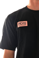 t-shirt natif x peyo, collaboration, coton bio et couleur noir en version unisexe
