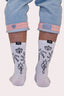 Chaussettes Natif tatoos avec des coeurs, soleils et flammes, couleur blanc en coton, pour avoir le style Natif jusqu'aux pieds.