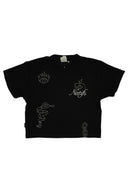 T-shirt crop fit avec des broderies en forme de tatoo de la marque natif
