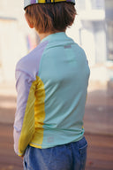 Lycra pour garçons sunshine de Natif, multicolore, avec un indice UPF 50% pour rester au soleil et dans l'eau en toute sécurité