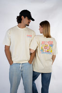 t-shirt Natif Bandol couleur beige avec tous les symboles de la ville, en coton bio et version unisexe
