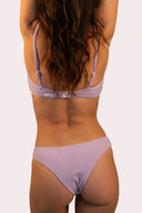 Maillot de bain pour femme bas de bikini couleur violet ou rouge pour la plage ou la piscine