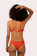 Maillot de bain pour femme bas de bikini couleur violet ou rouge pour la plage ou la piscine