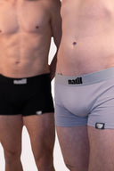 Boxer pour homme Natif, en nylon, couleur gris ou noir et avec notre design triple hearts pour une touche pleine d'amour