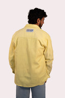 Veste Jaune en velours côtelé, poche en denim bleu, design Natif N pour un style des années 90s