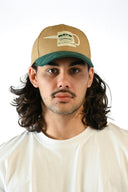 Casquette 6 panneaux Gardener vue de face, coloris naturel avec visière courbée