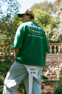 T-Shirt Gardener porté de dos, détail coupe et finitions du col et des manches