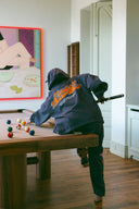 Poncho jacket records vue de dos, détail des coutures et finitions