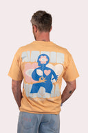 T-shirt Natif human made peach porté par un homme