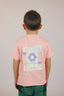 T-shirt pour enfant Natif calling, coton bio et col rond, couleur rose avec des broderies de coeur et fleurs en violet et un style connecté à l'univers de la marque de vêtements Natif