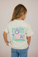 T-shirt Natif pour enfants avec un style floral et good vibes, en coton bio avec des broderies et une couleur crème