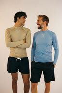 Lycra pour homme Natif, bleu et marron, avec un indice UPF 50% pour rester au soleil et dans l'eau en toute sécurité