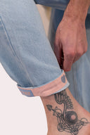 Jean Natif, coupe droite avec broderies de coeur et du rose, pour homme et femme