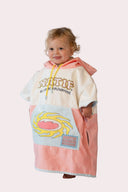 Poncho rose et blanc Natif pour enfant avec un style good vibes de sunrise et sunshine surf, ultra doux et avec lacet refermable
