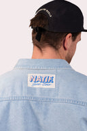 Veste bleu en denim jean, design Natif N pour un style des années 90s
