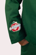 Veste verte avec des patch de fleurs, good vibes et Natif, coton bio pour homme et femme.