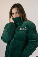 Doudoune pour adulte en version longue avec son style good vibes et sa couleur verte