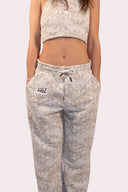 Pantalon jacquard femme, couleur beige, style surf et ethnique avec un confort unique et des good vibes
