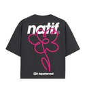 T-shirt natif flower de couleur noir avec une coupe femme