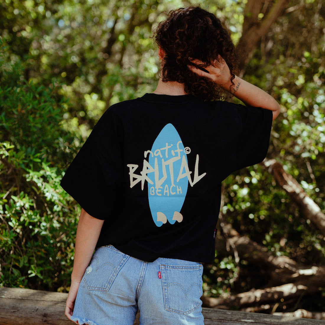 T-shirt Natif Brutal beach pour femme noir