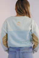 Sweat crop natif original outdoor pour un style de montagne avec broderie sur le col